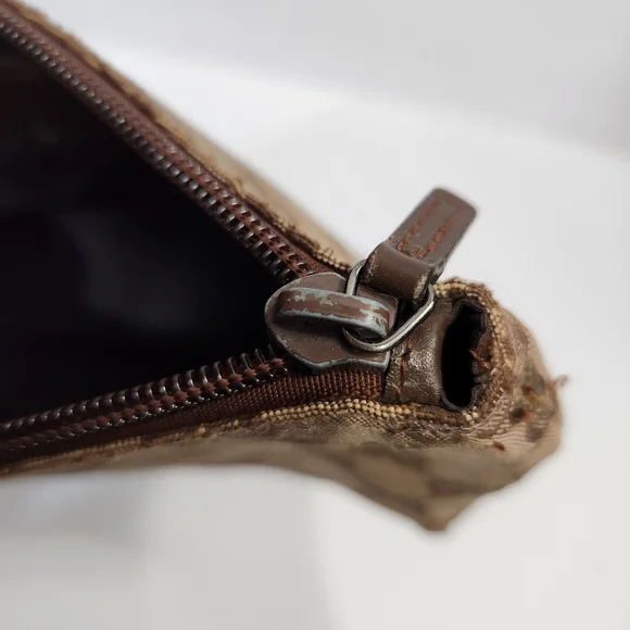 Gucci Authentic  pochette GG canvas bag pouch #103399 - Picture 4 of 16
